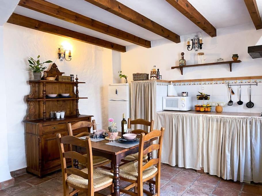 Casabenadalid. Casa Rural Con Piscina. ภายนอก รูปภาพ